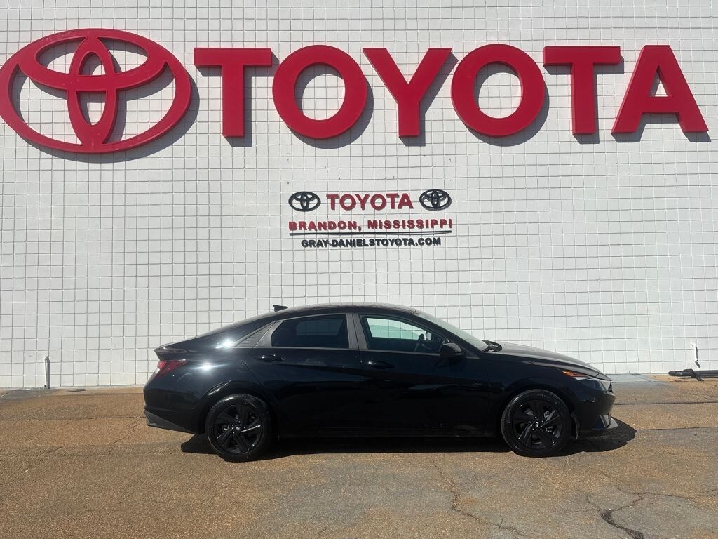 Used 2022 Hyundai Elantra SEL Sedan