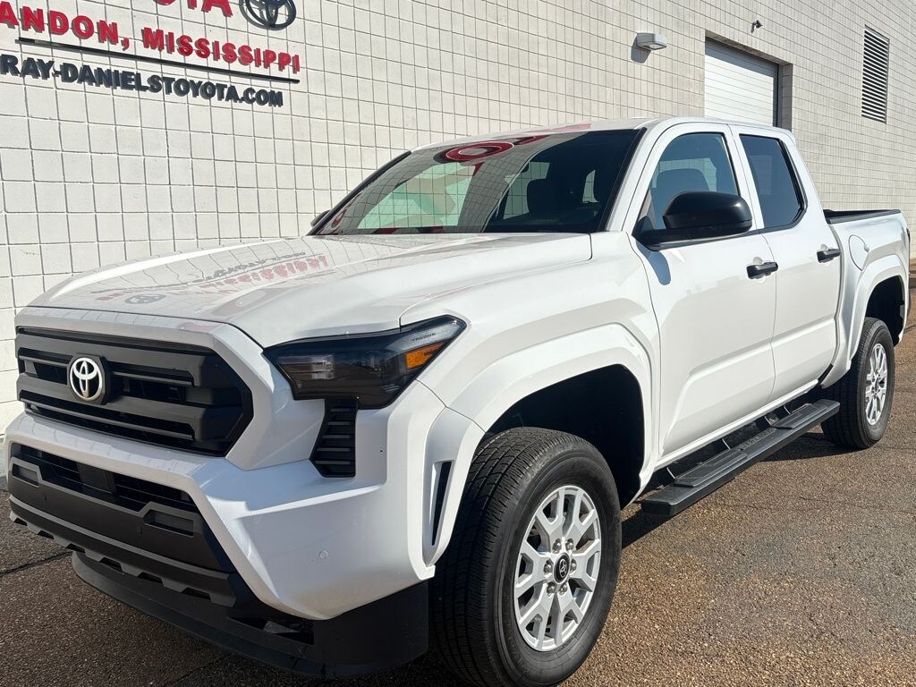 Used 2025 Toyota Tacoma SR Truck