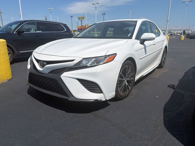 2020 Toyota Camry SE FWD Sedan