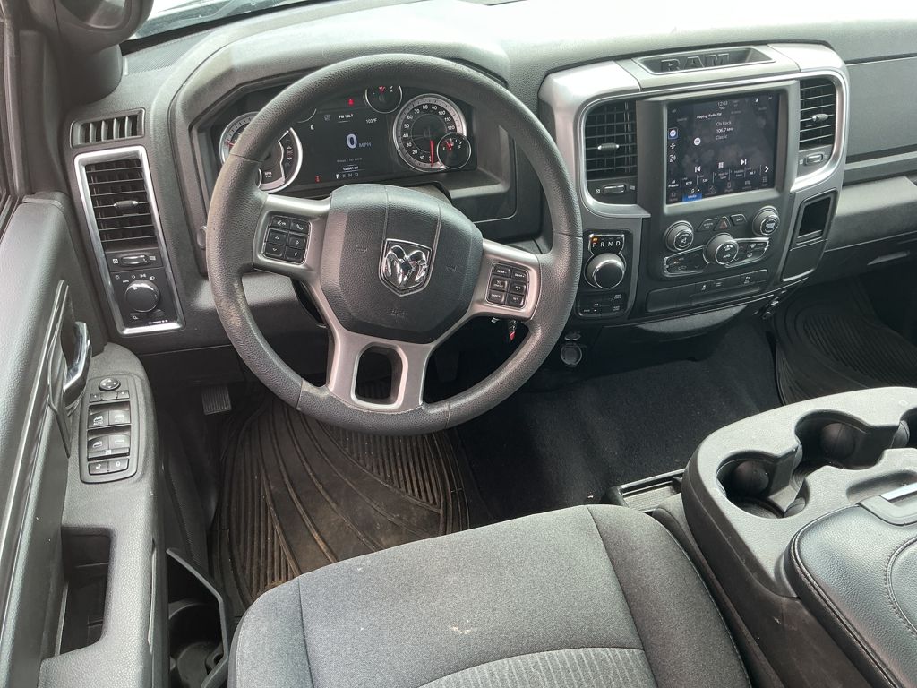 2022 Ram 1500 Classic Warlock photo 2