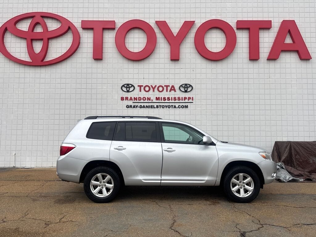 Used 2010 Toyota Highlander SE SUV