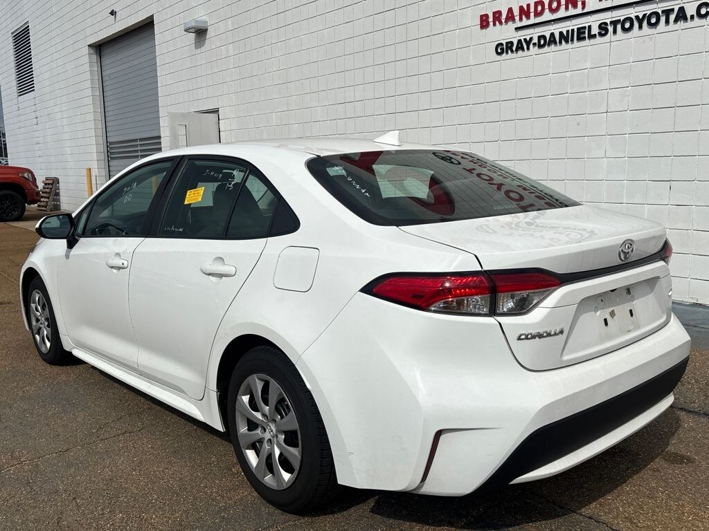Used 2021 Toyota Corolla LE Sedan