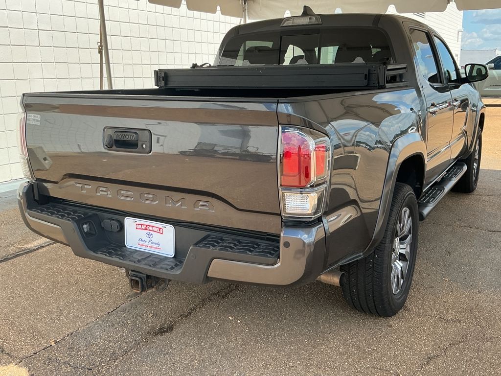 2021 Toyota Tacoma Limited V6 photo 2