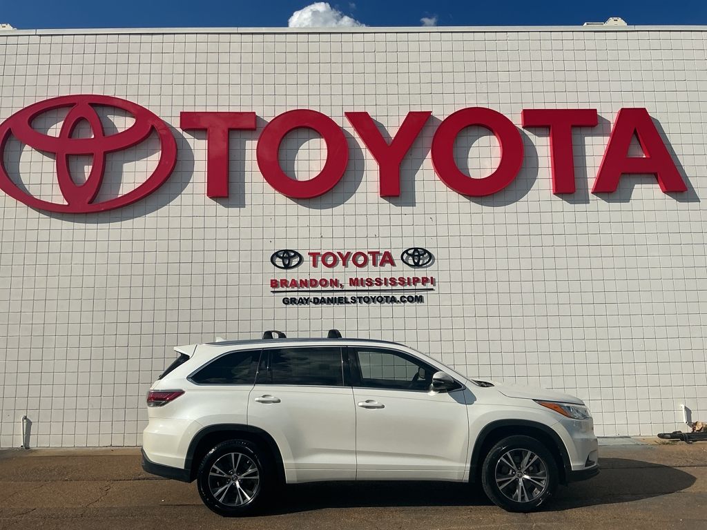 2016 Toyota Highlander XLE photo 4