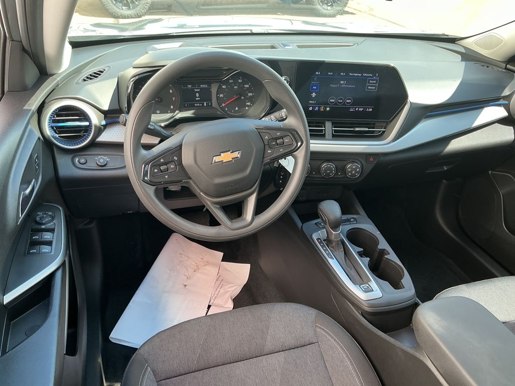 2024 Chevrolet Trax LS photo 2