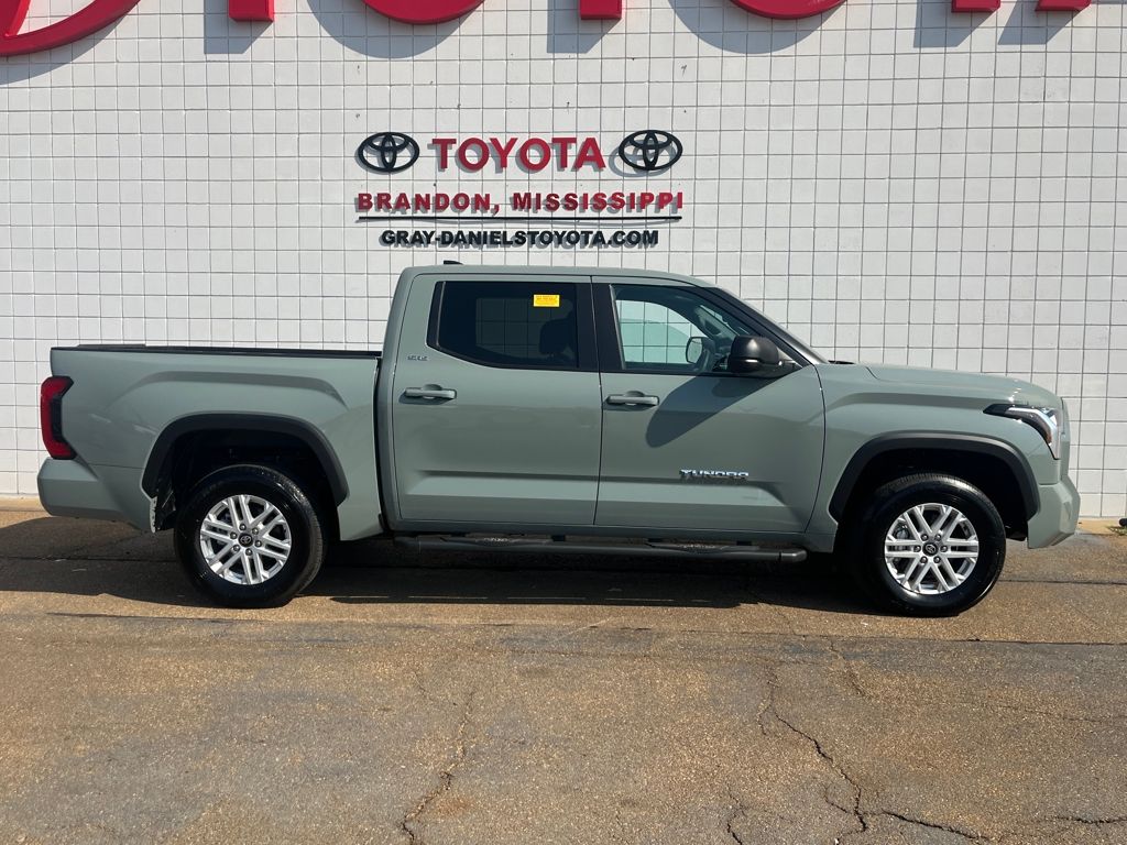 2025 Toyota Tundra SR5 photo 3