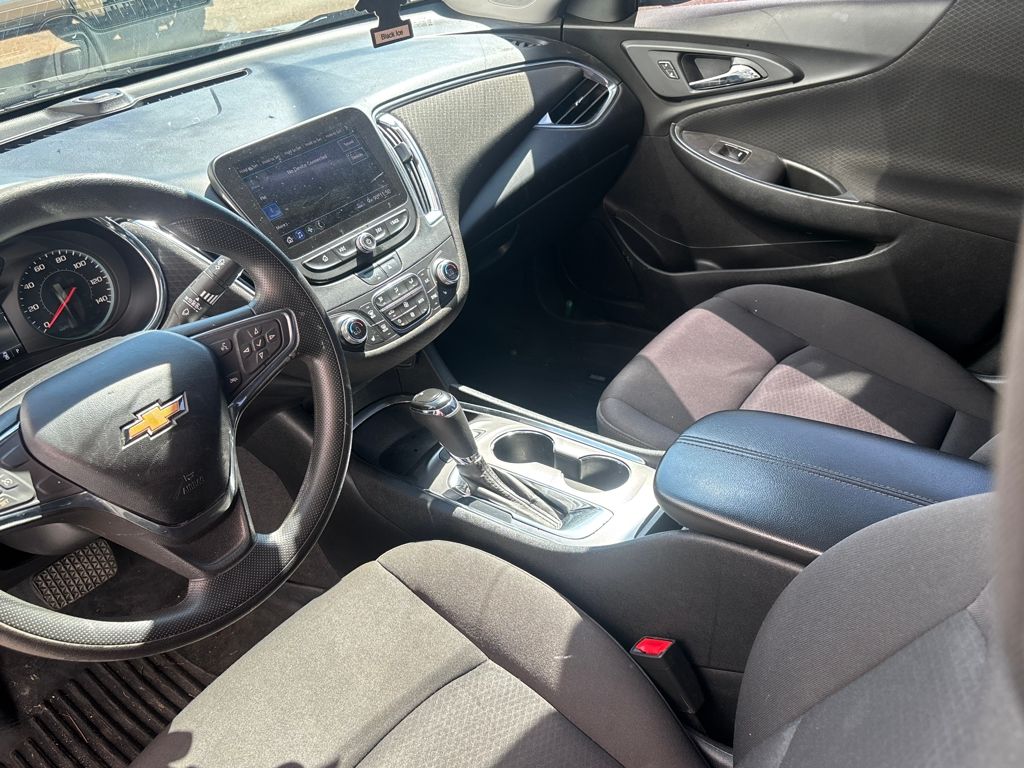 2020 Chevrolet Malibu 1LT photo 2
