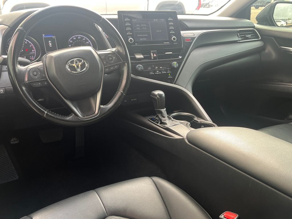 2021 Toyota Camry SE photo 2