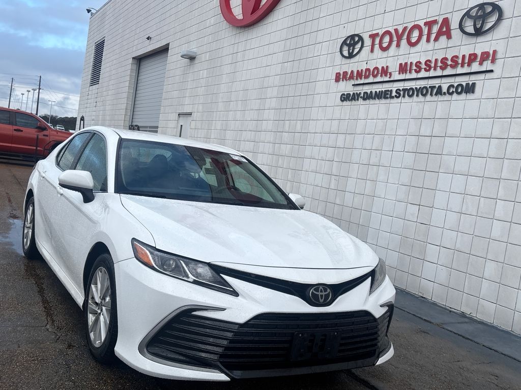 2023 Toyota Camry LE photo 2