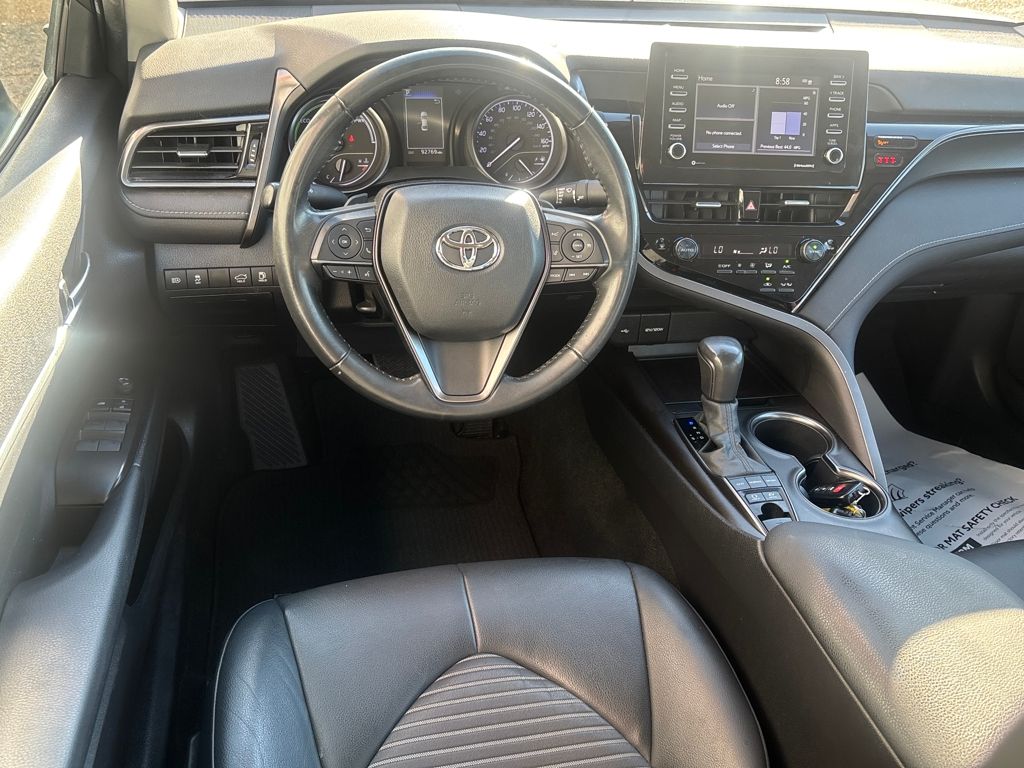 2022 Toyota Camry Hybrid SE photo 2