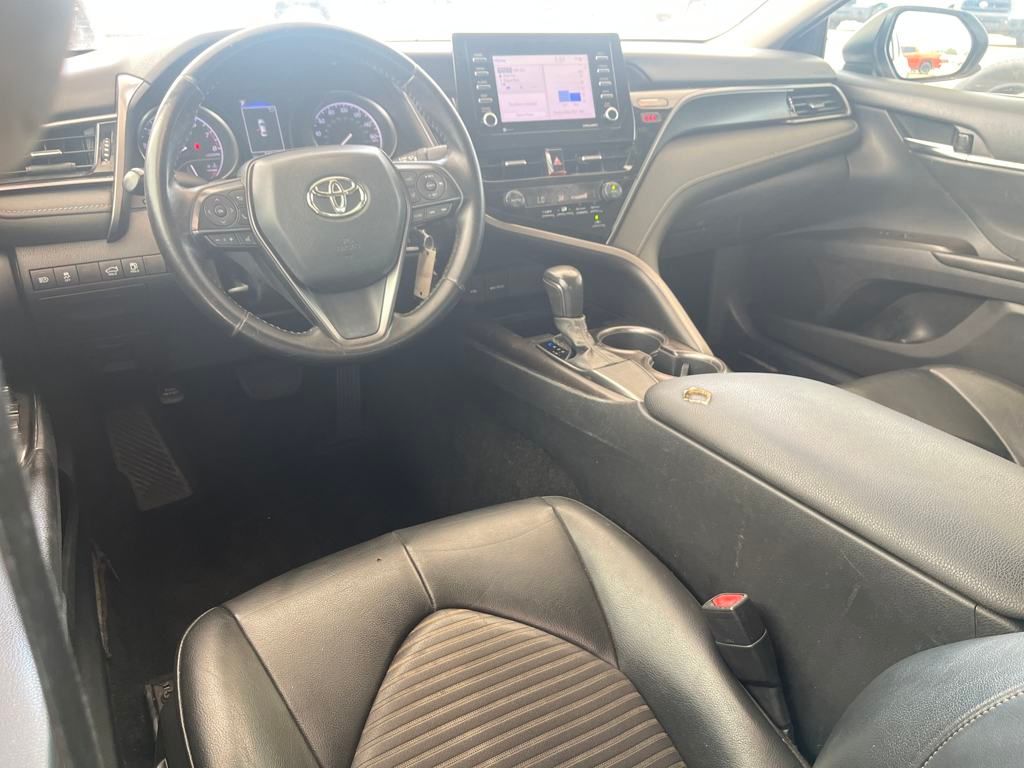 2021 Toyota Camry SE photo 2