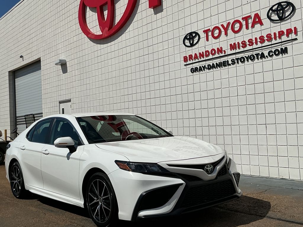 2024 Toyota Camry SE photo 3