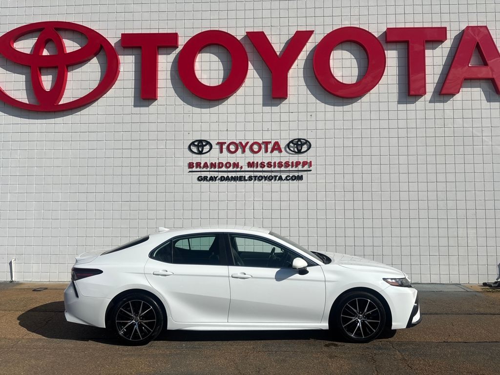 2021 Toyota Camry SE photo 4