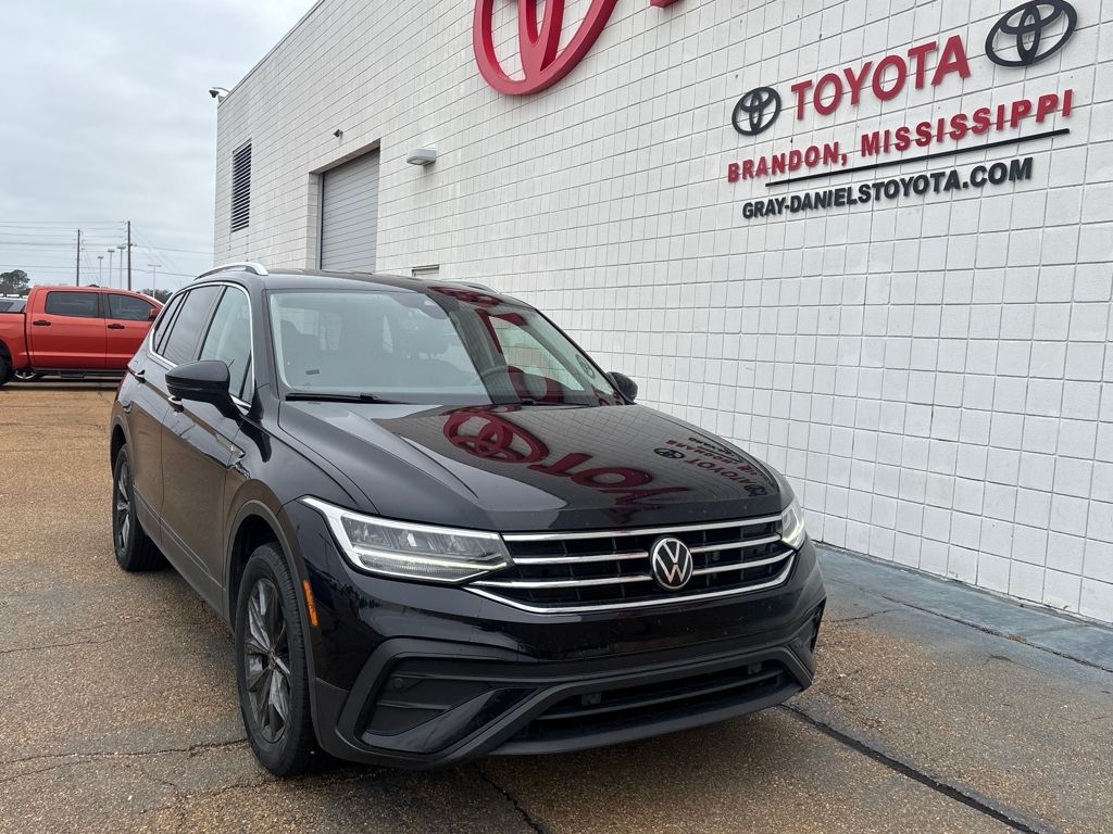 2023 Volkswagen Tiguan SE photo 3