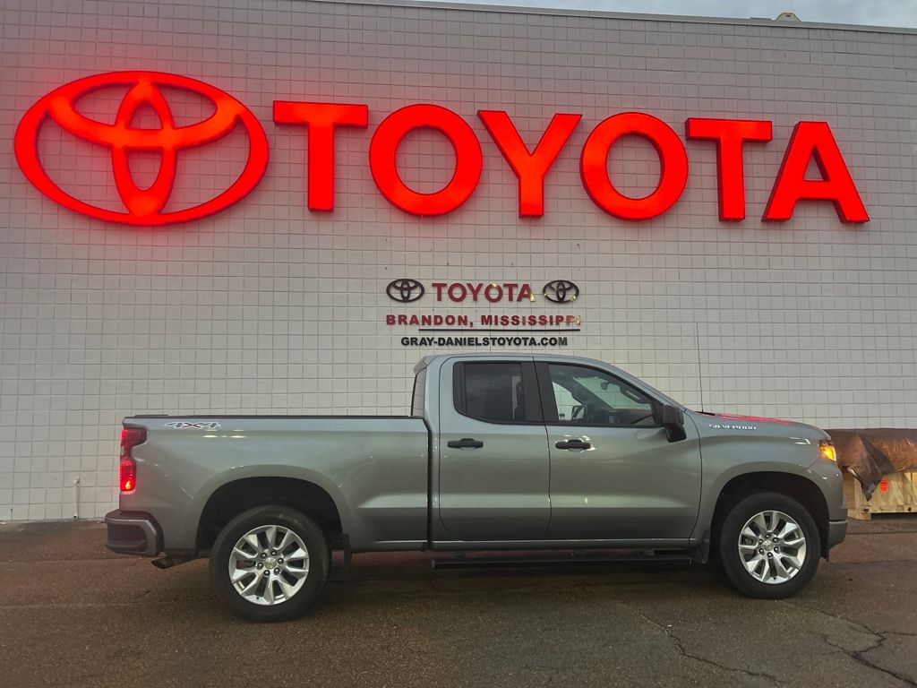 2024 Chevrolet Silverado 1500 Custom photo 4