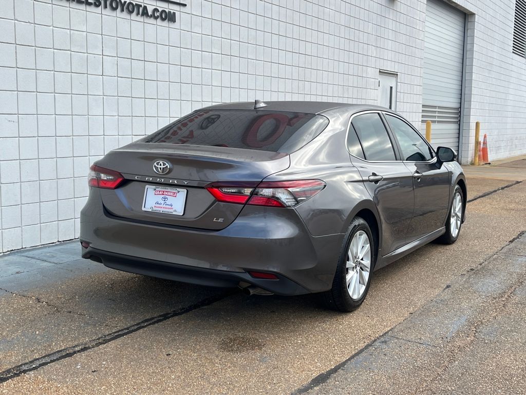 2023 Toyota Camry LE photo 4