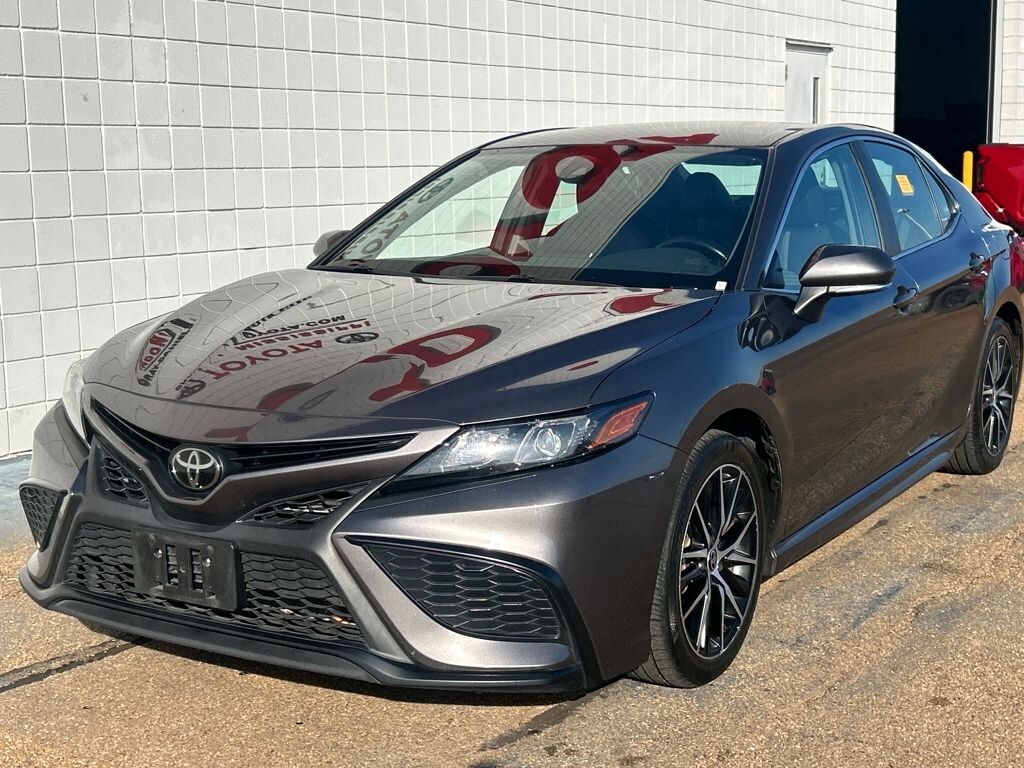 Used 2023 Toyota Camry SE Sedan