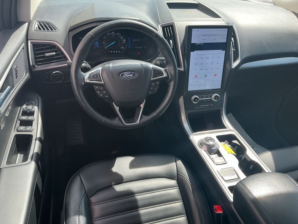 2024 Ford Edge SEL photo 2