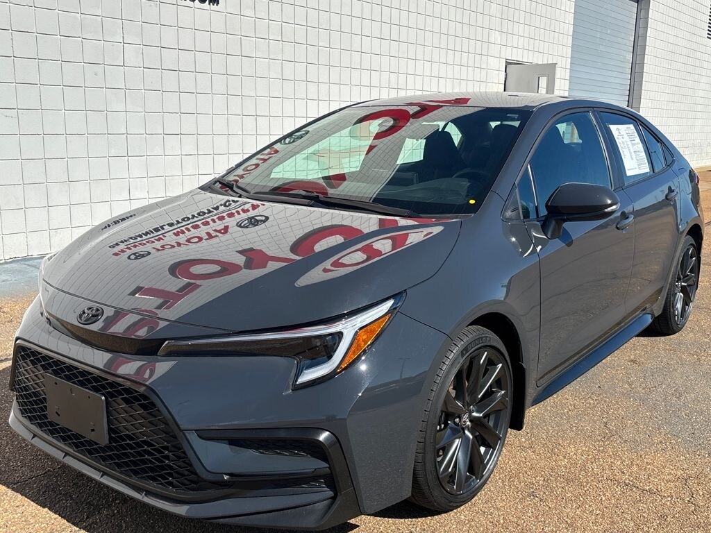 Used 2025 Toyota Corolla SE Sedan