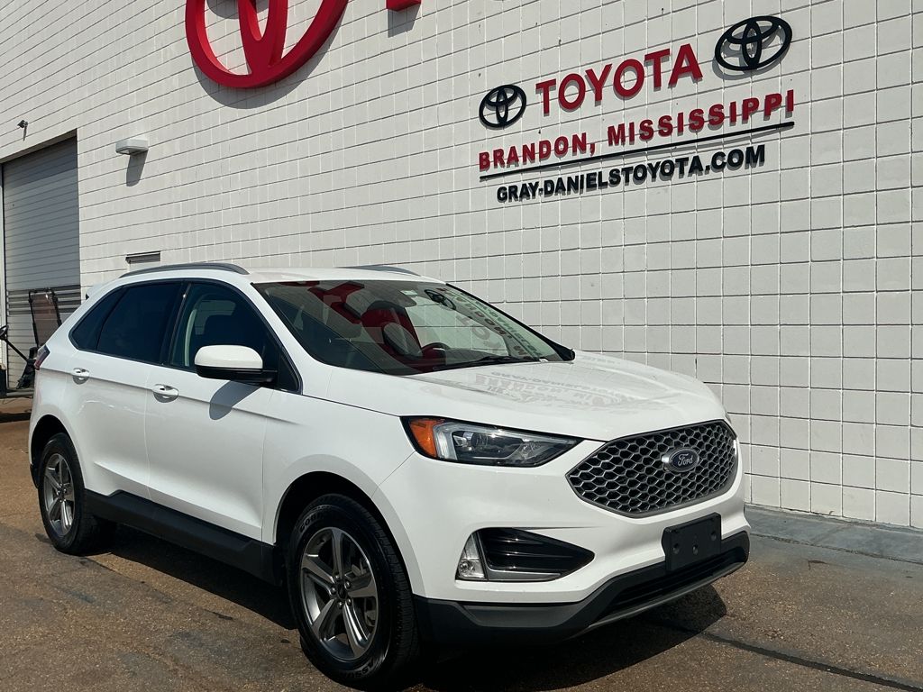 2024 Ford Edge SEL photo 3
