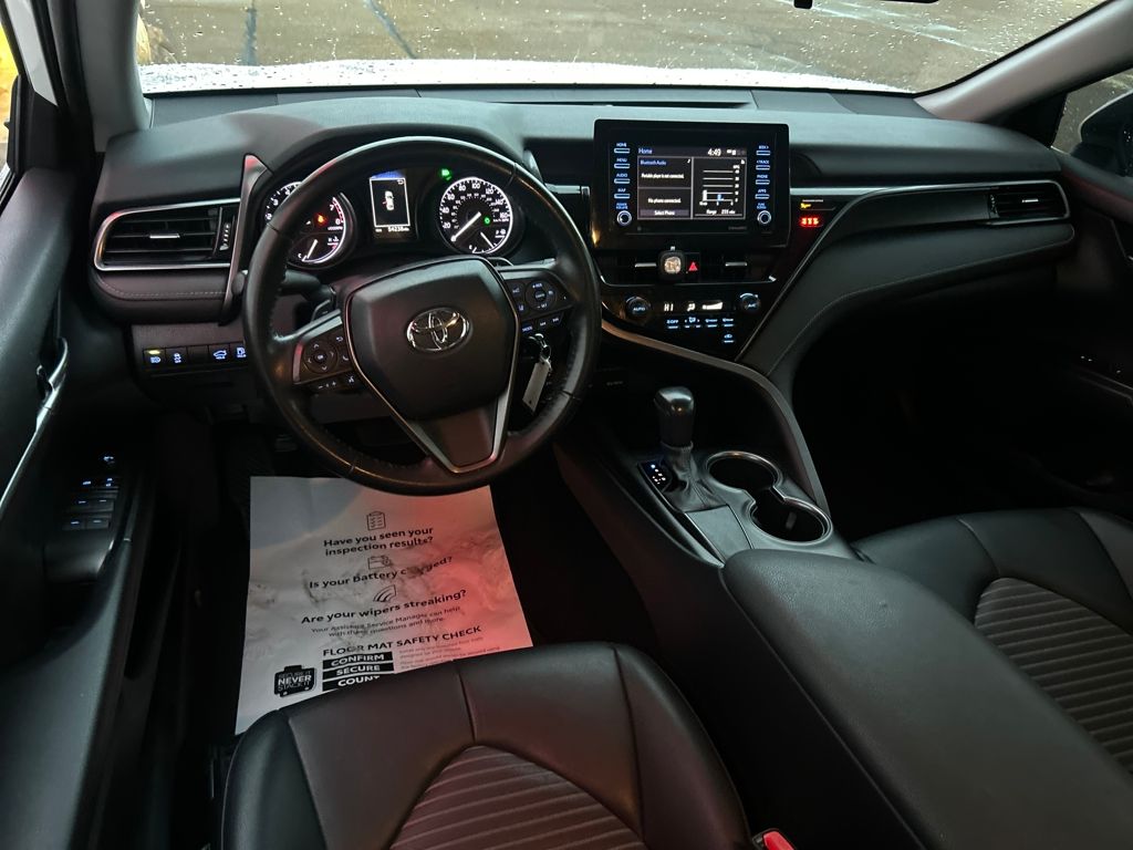 2021 Toyota Camry SE photo 2