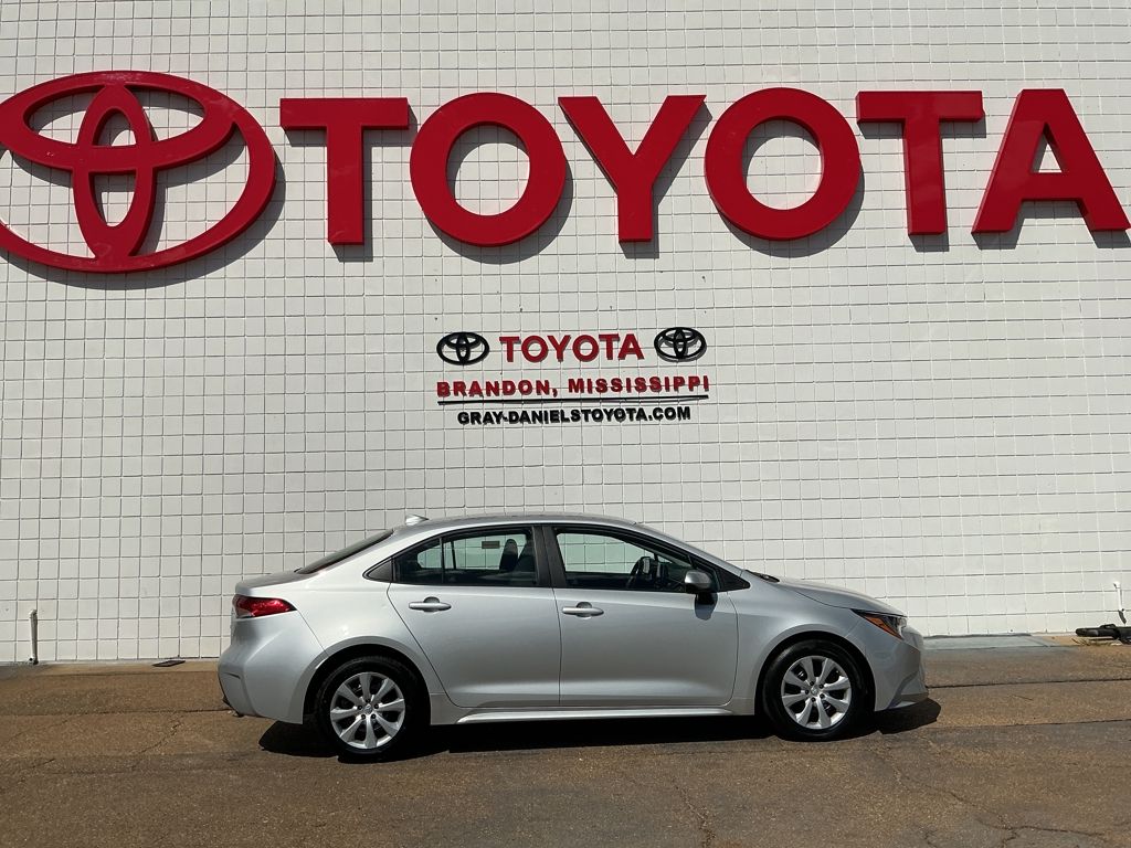 2023 Toyota Corolla LE photo 4