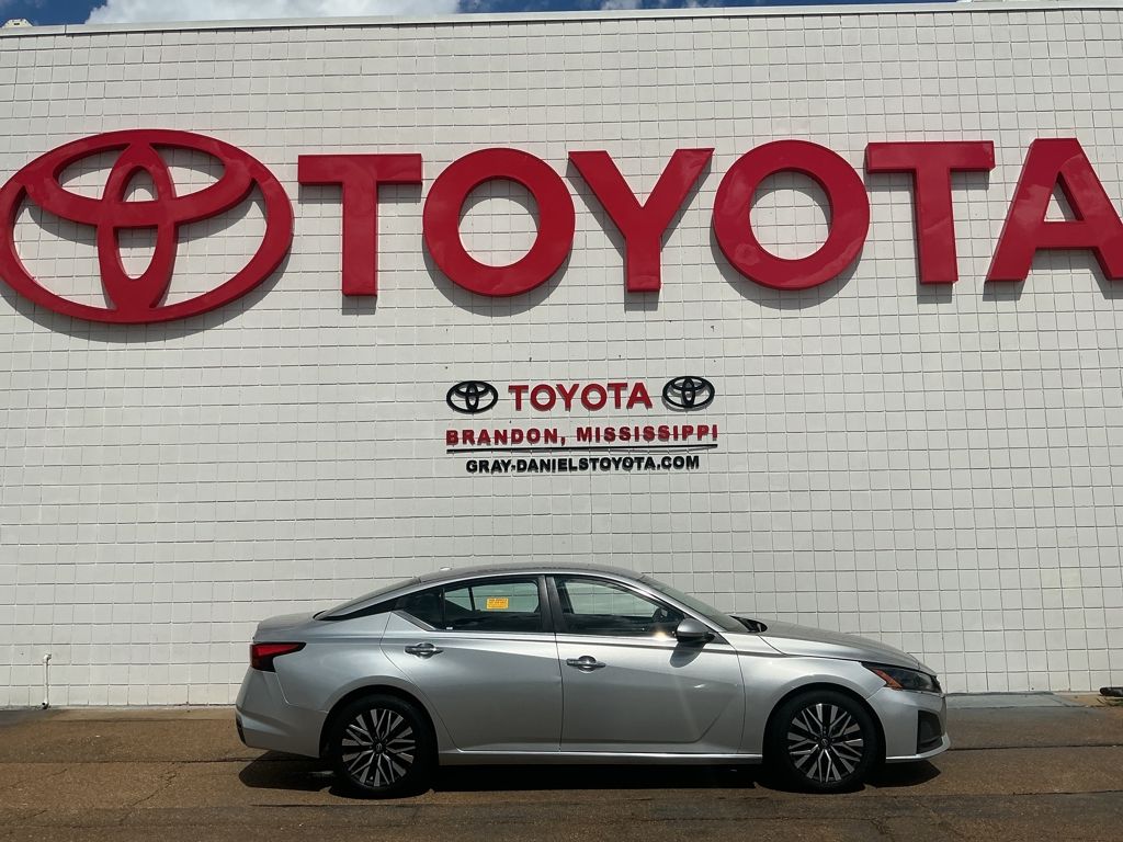 2023 Nissan Altima 2.5 SV photo 3