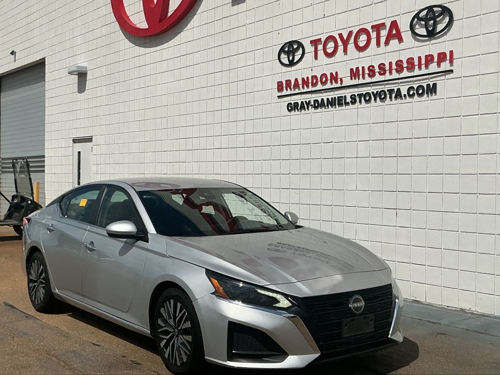 2023 Nissan Altima 2.5 SV photo 2