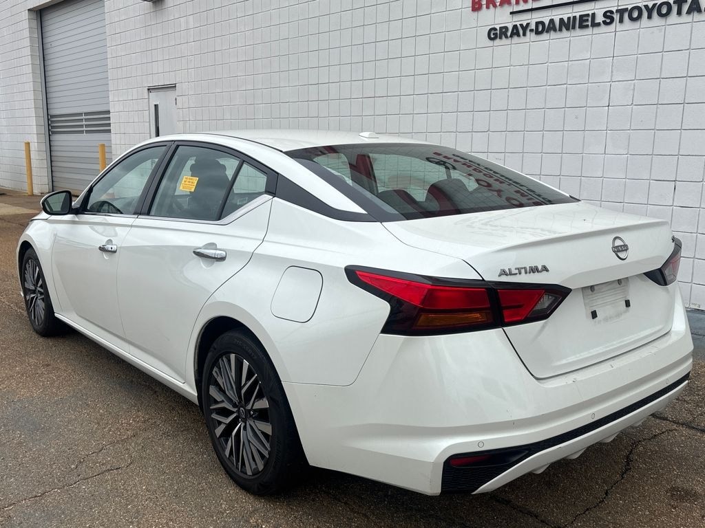 Used 2023 Nissan Altima 2.5 SV Sedan