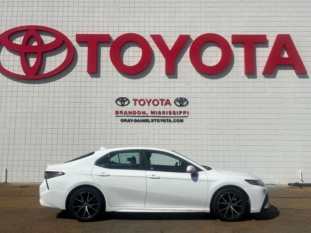 2024 Toyota Camry SE photo 4