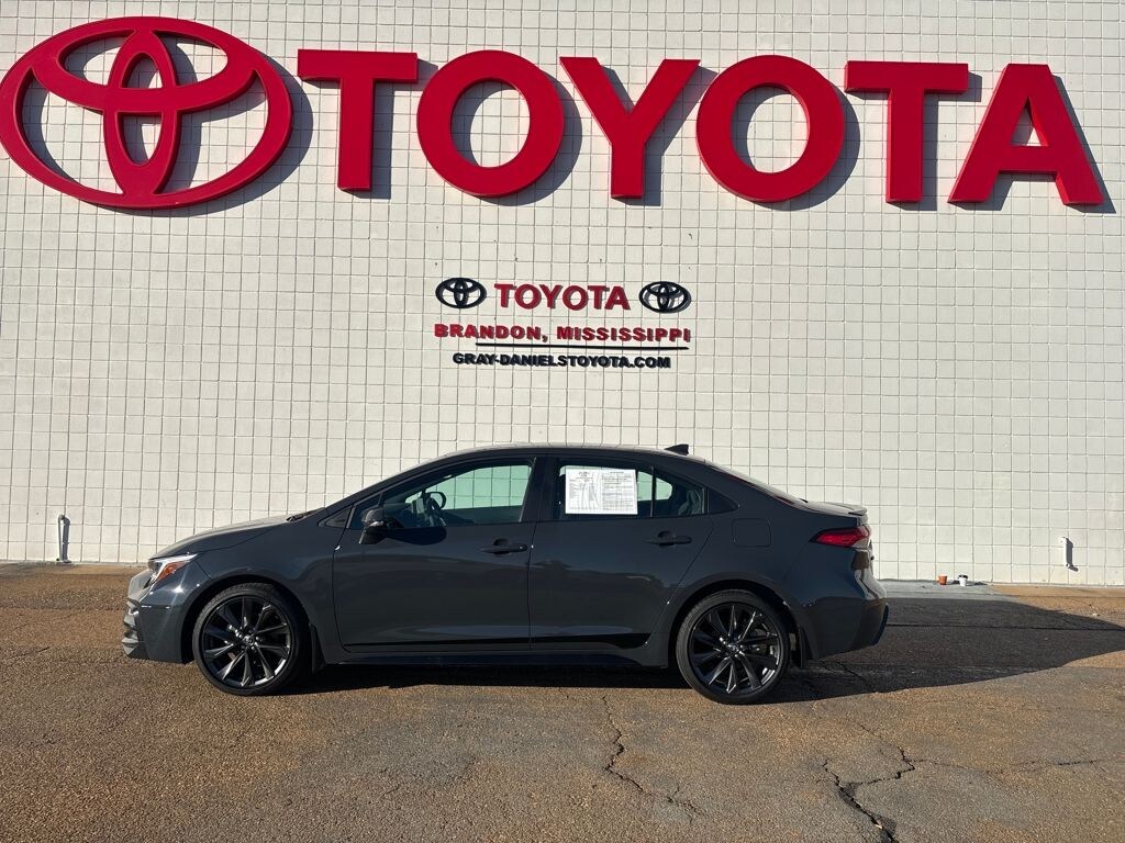 Used 2025 Toyota Corolla SE Sedan