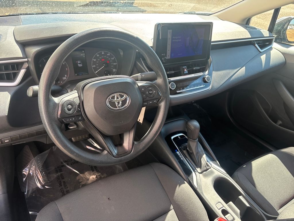 2023 Toyota Corolla LE photo 2