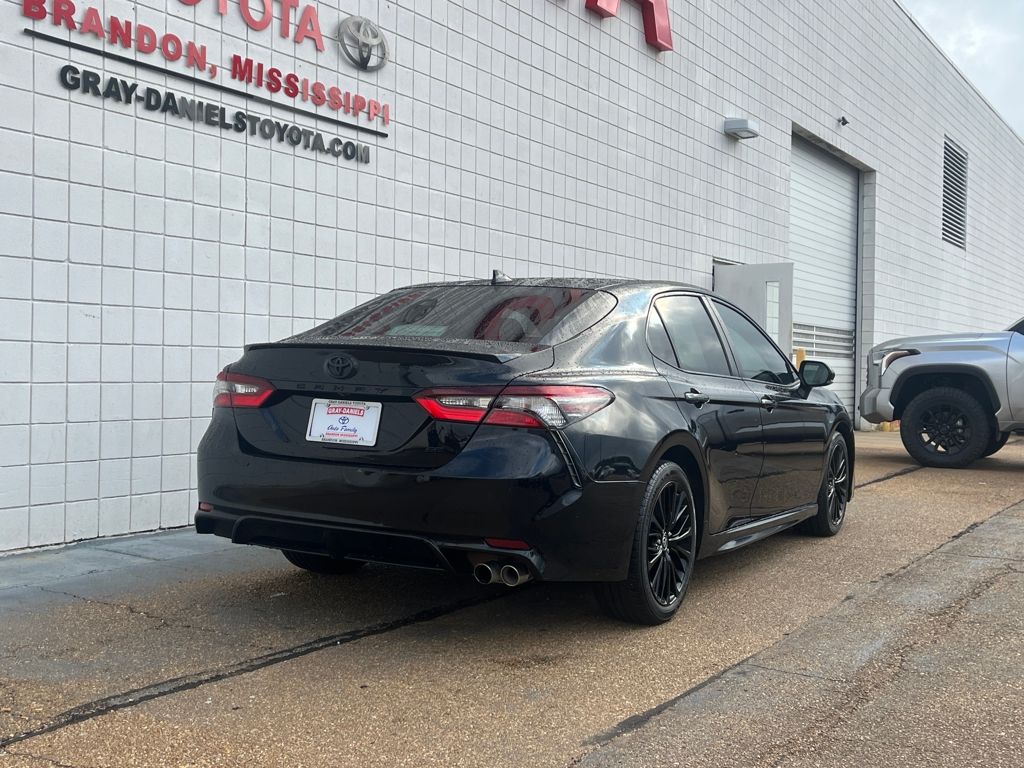 2021 Toyota Camry SE photo 4