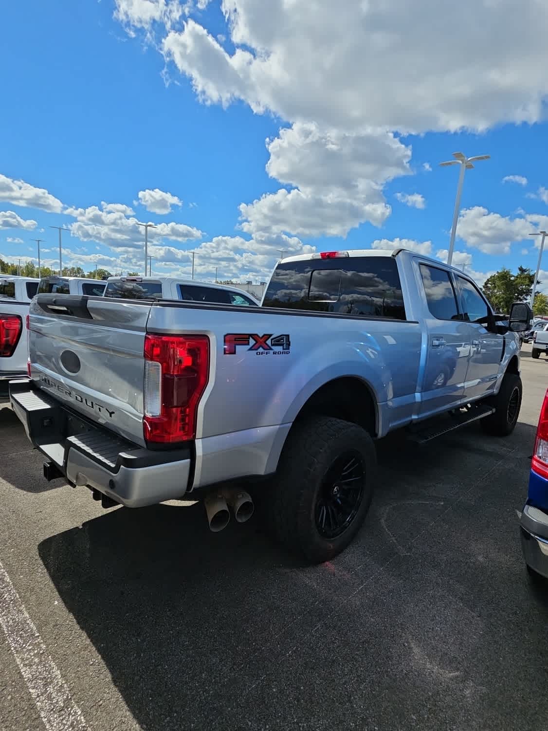 2019 Ford F-250 Lariat photo 2