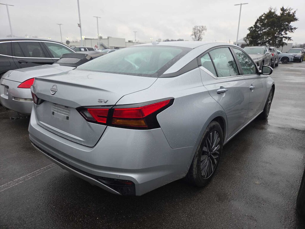 Used 2023 Nissan Altima 2.5 SV Sedan