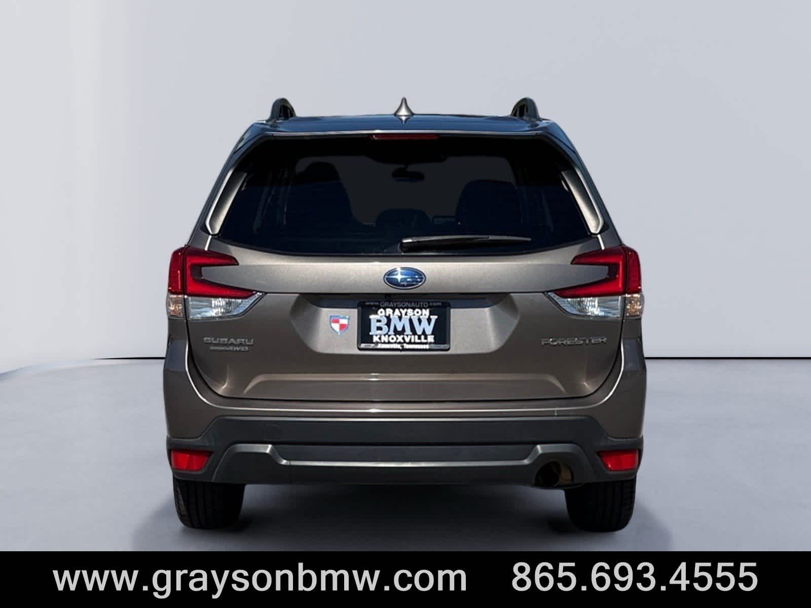 2022 Subaru Forester Premium photo 4