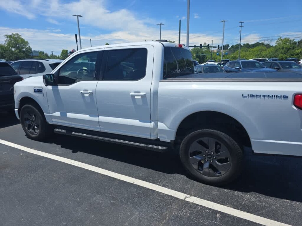 Used 2024 Ford F-150 Lightning Flash 4WD Supercrew 5.5 Box Truck SuperCrew Cab