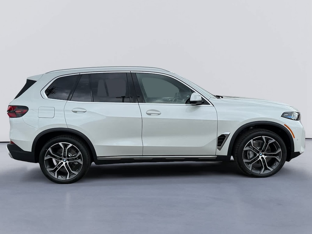 New 2026 BMW X5 sDrive40i SUV
