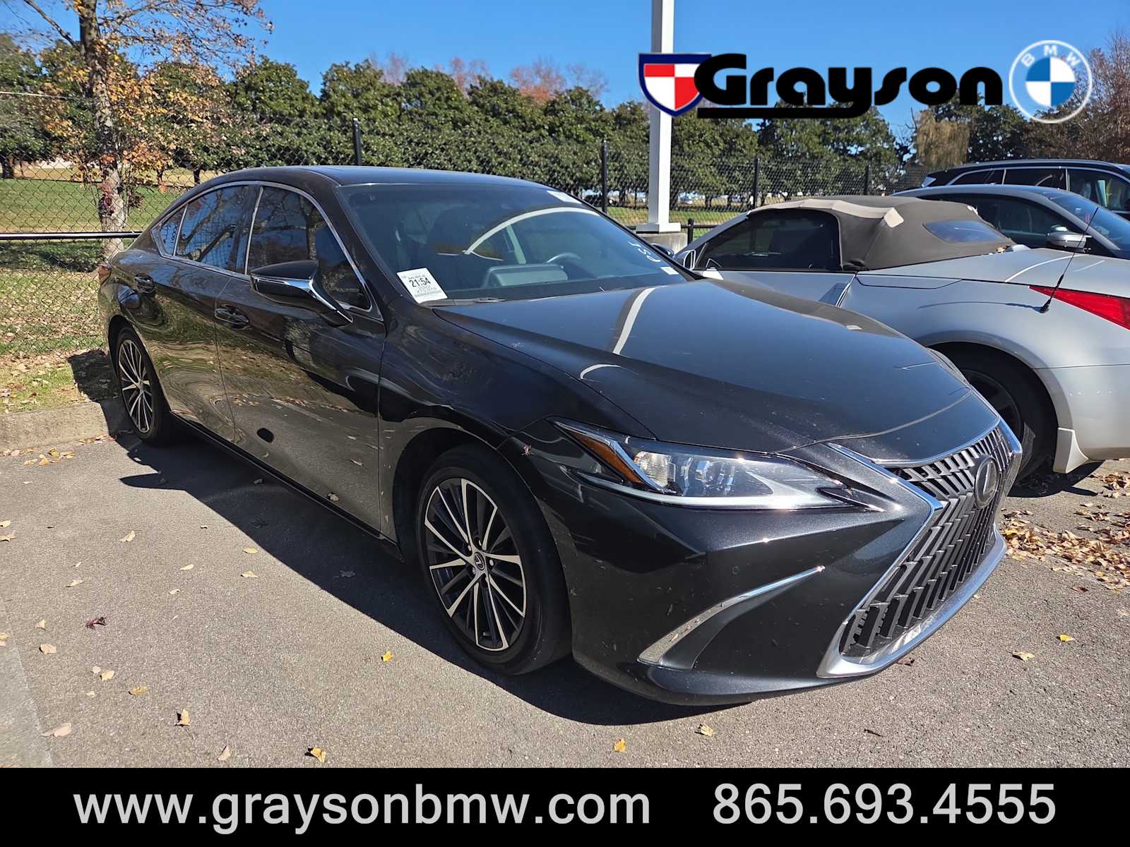2022 Lexus ES 350's photo