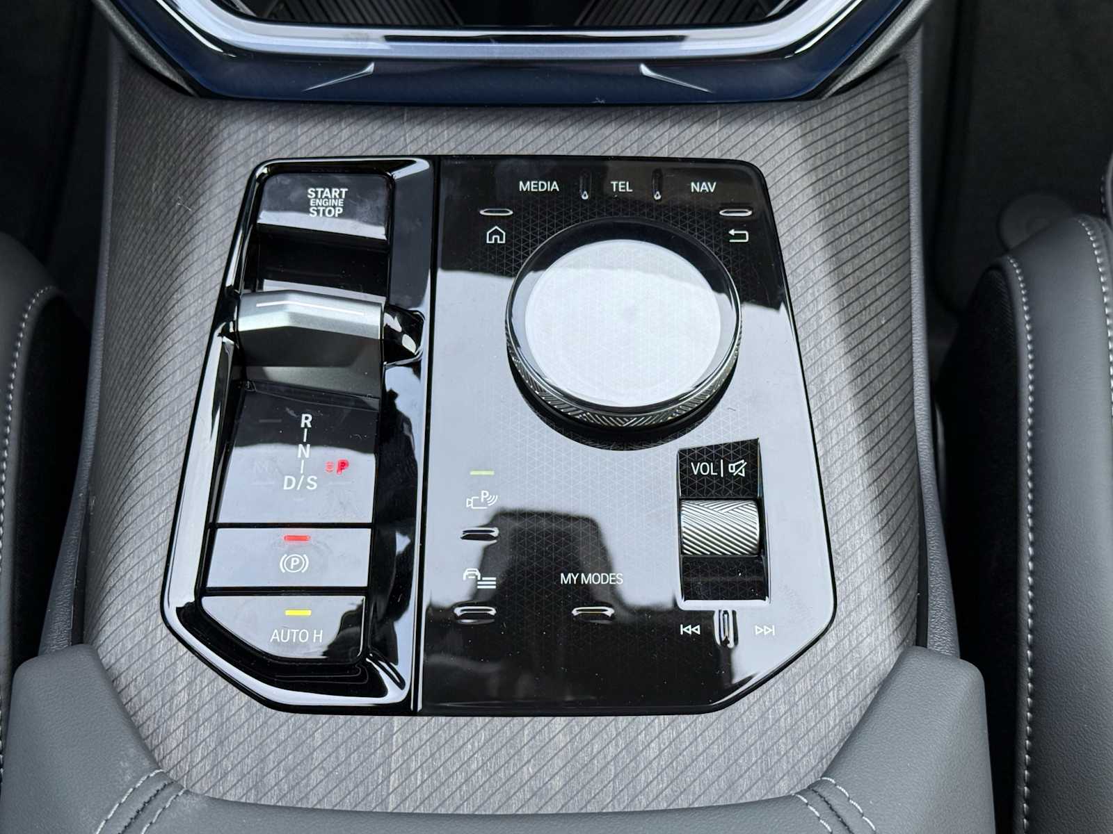 2025 BMW X3 30 - Photo 17