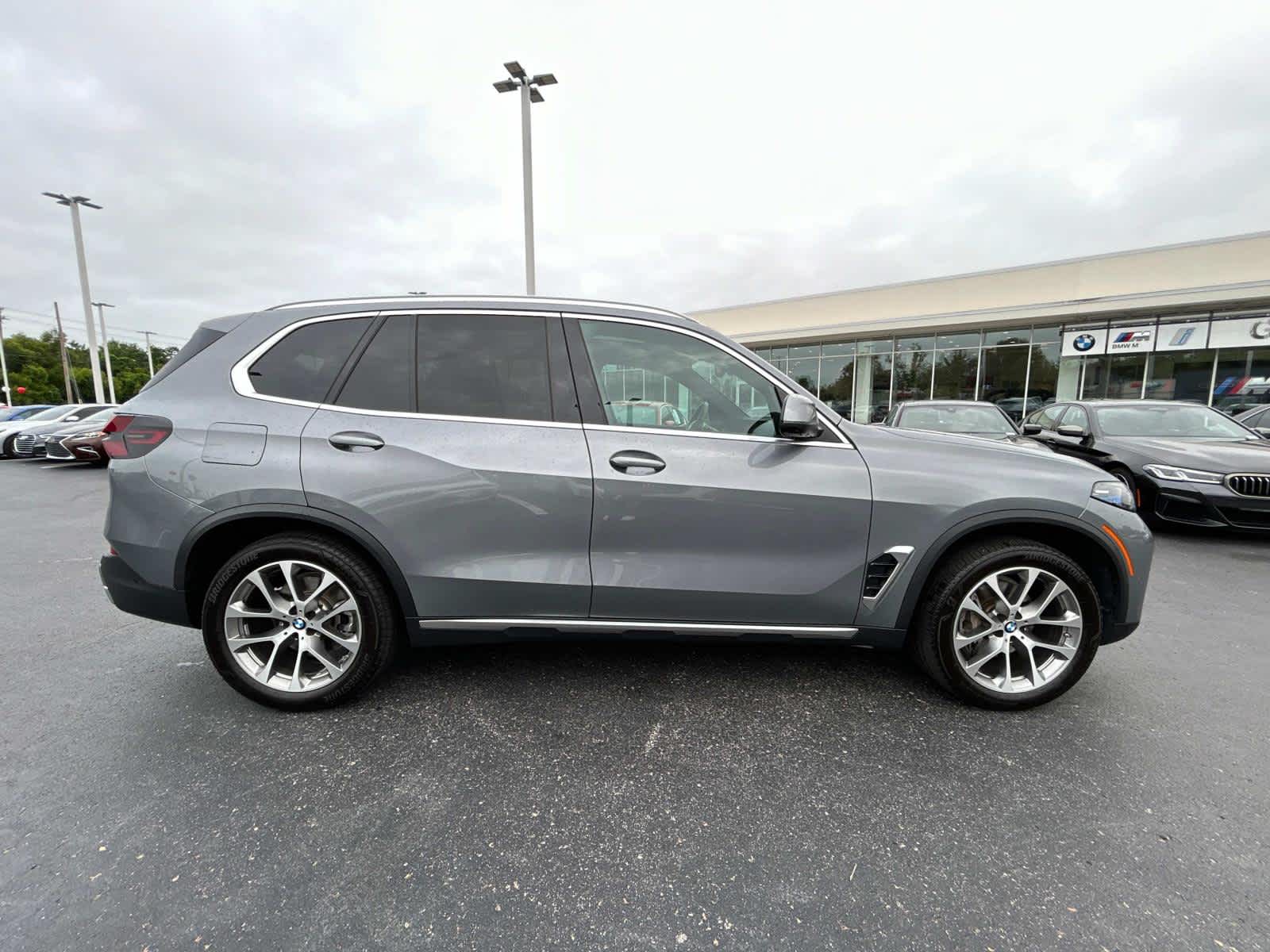 Used 2024 BMW X5 40i with VIN 5UX23EU03R9S28847 for sale in Knoxville, TN