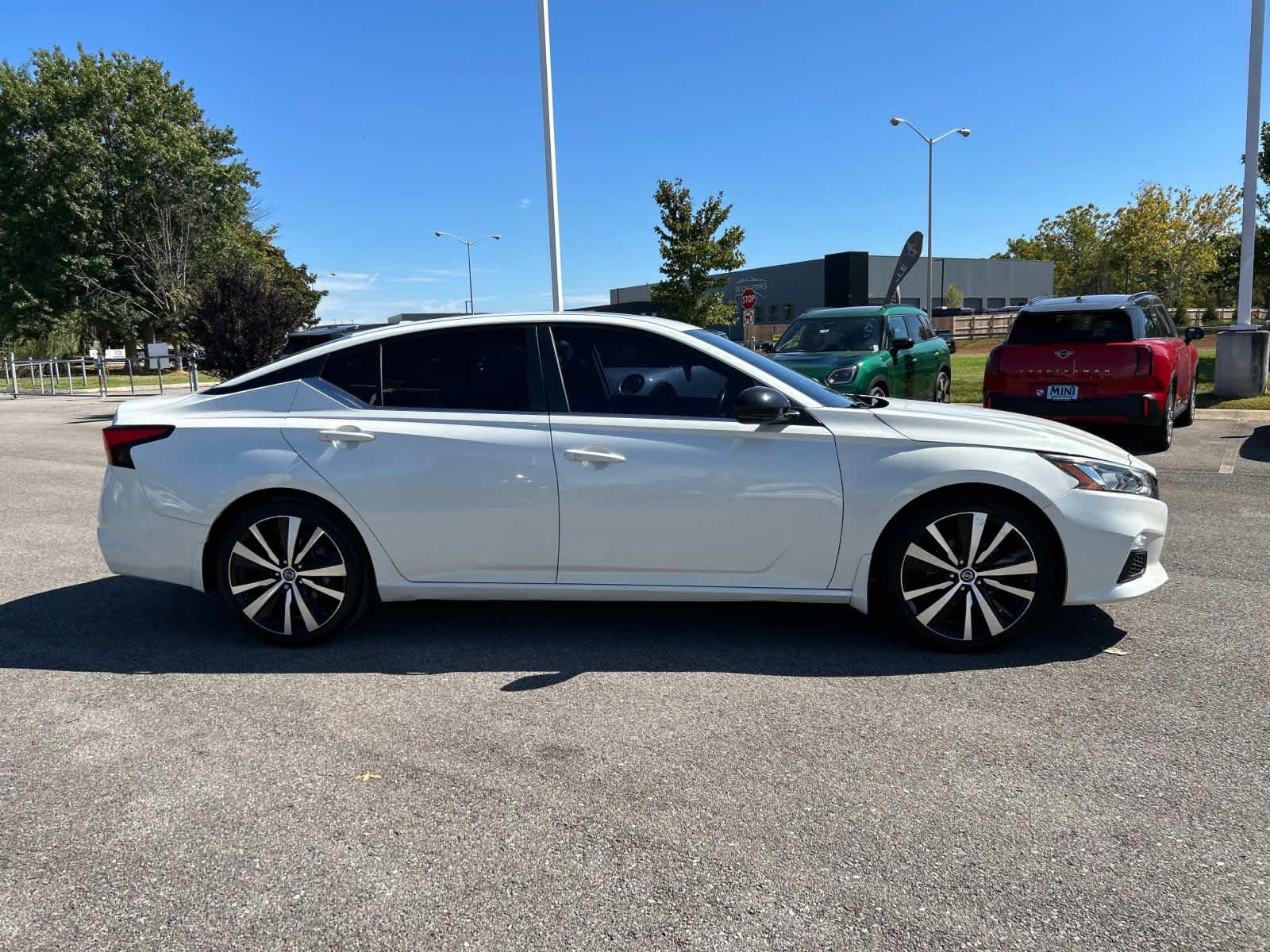 Used 2019 Nissan Altima SR with VIN 1N4BL4CV8KC180799 for sale in Knoxville, TN