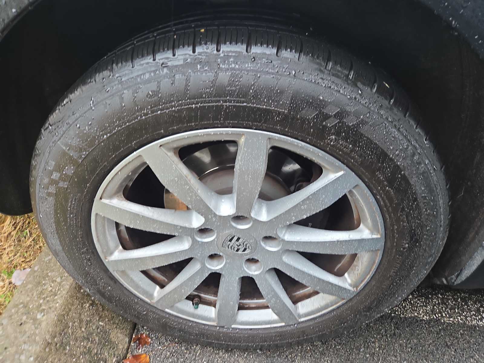 2022 Porsche Cayenne Base photo 4