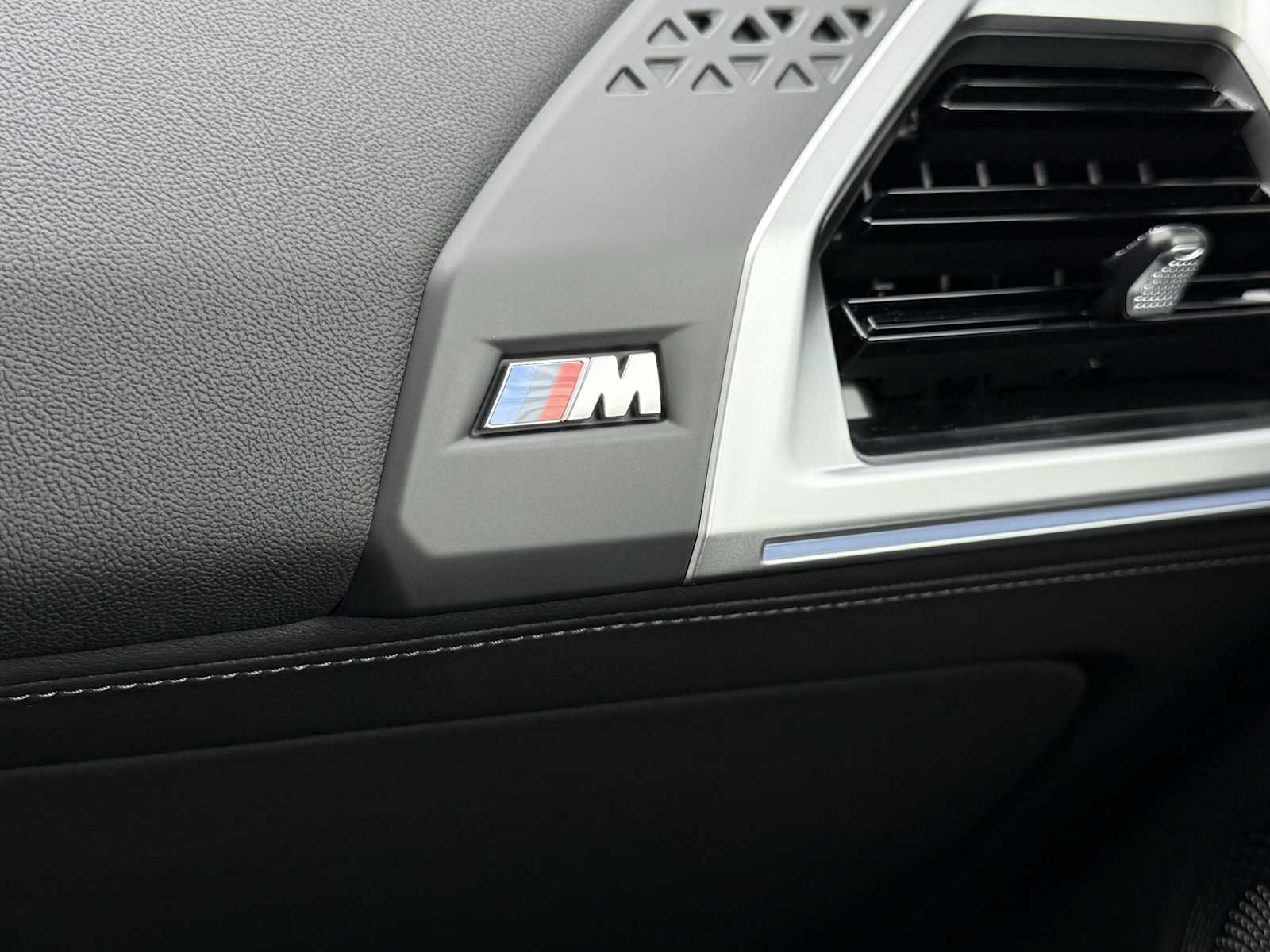 2026 BMW XM Base - Photo 33