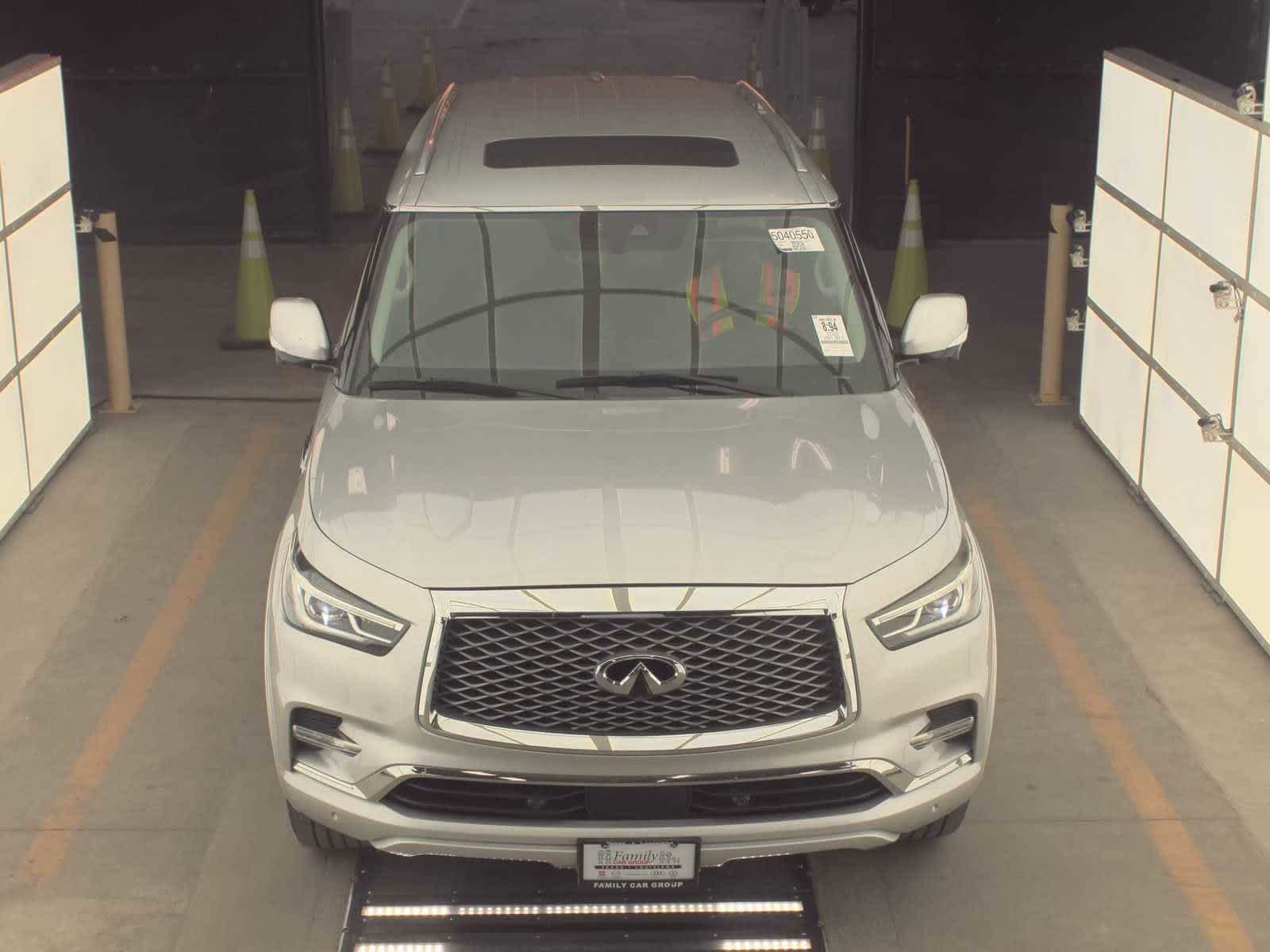 2020 Infiniti QX80 Luxe photo 2