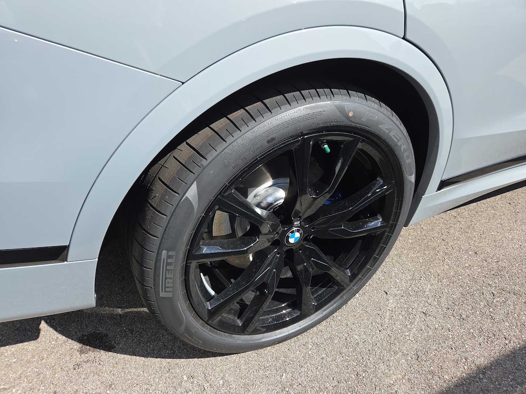 New 2026 BMW X7 xDrive40i SUV