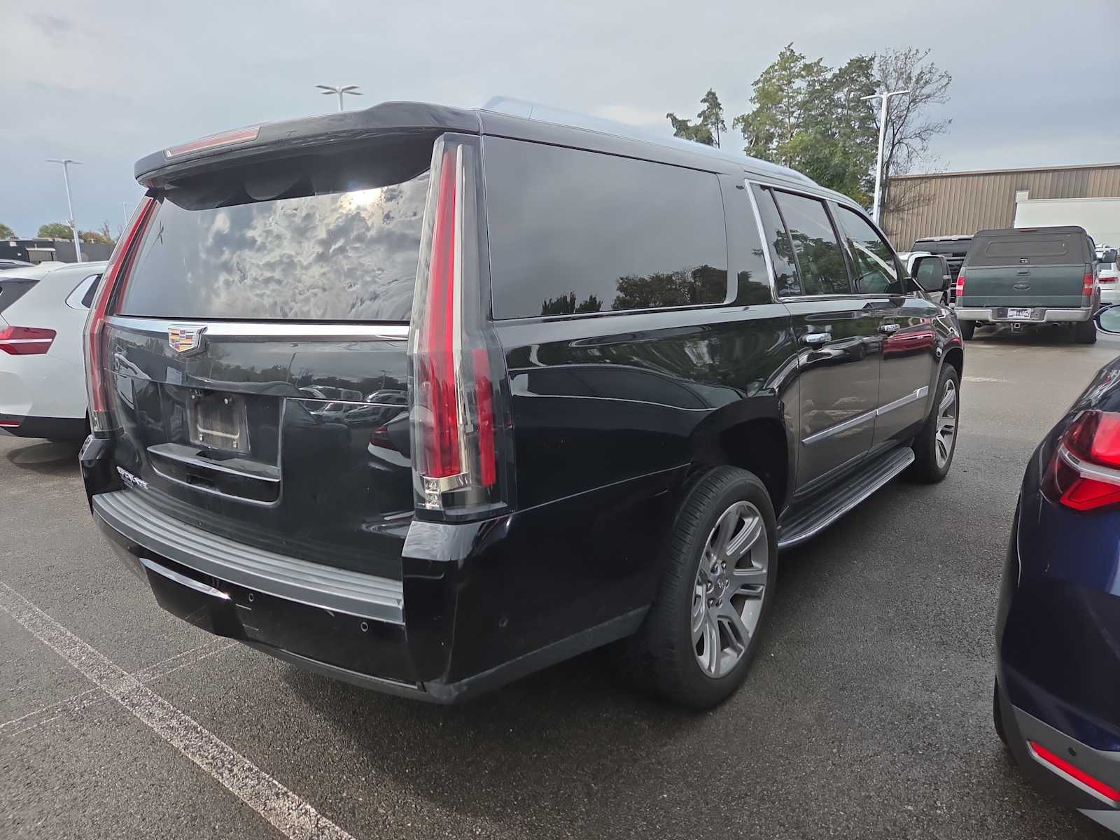 2020 Cadillac Escalade ESV Premium Luxury photo 4
