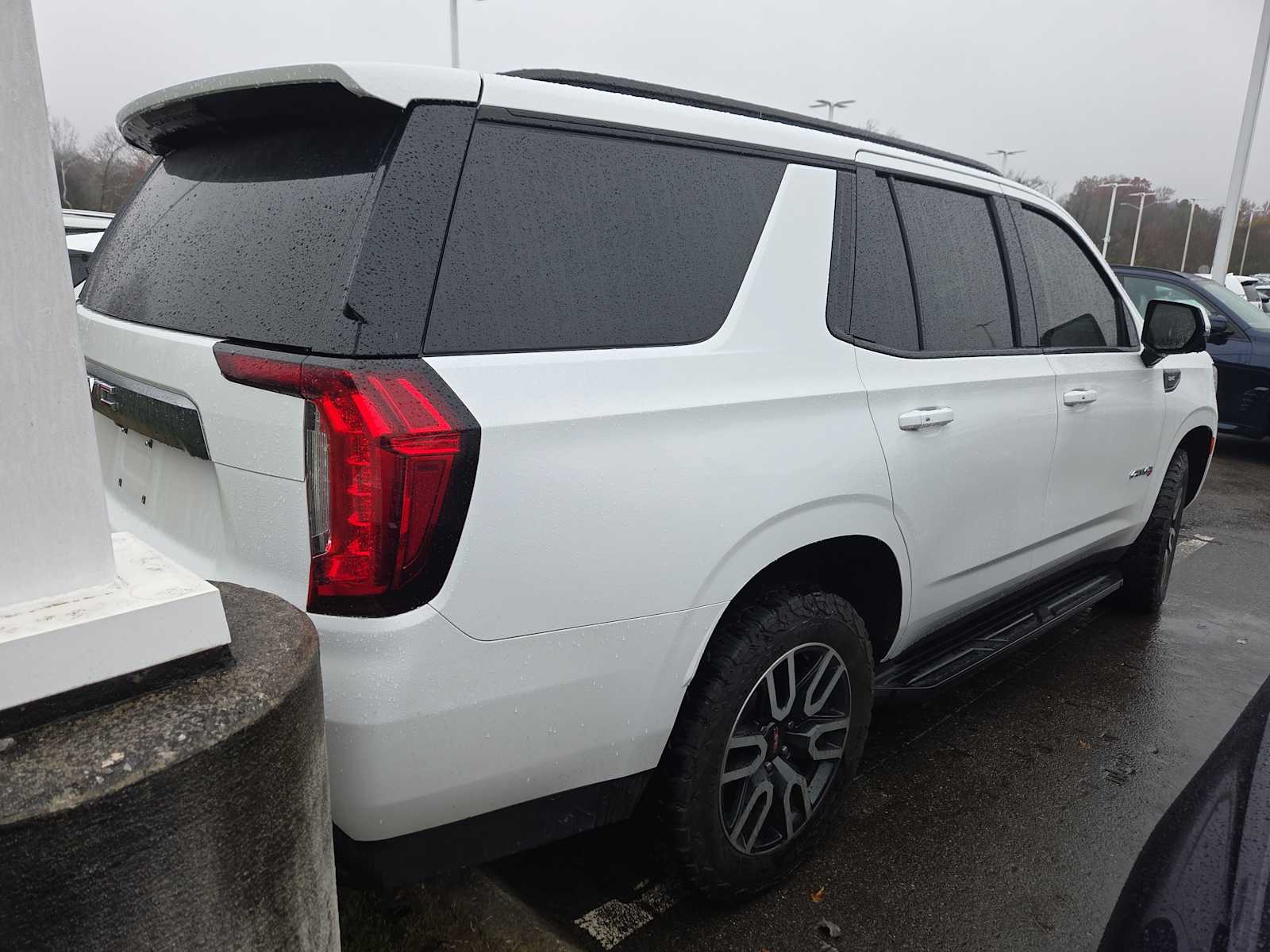 2021 Gmc Yukon AT4 photo 2