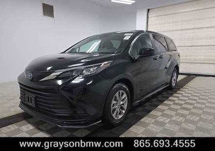 2024 Toyota Sienna LE Van Passenger Van