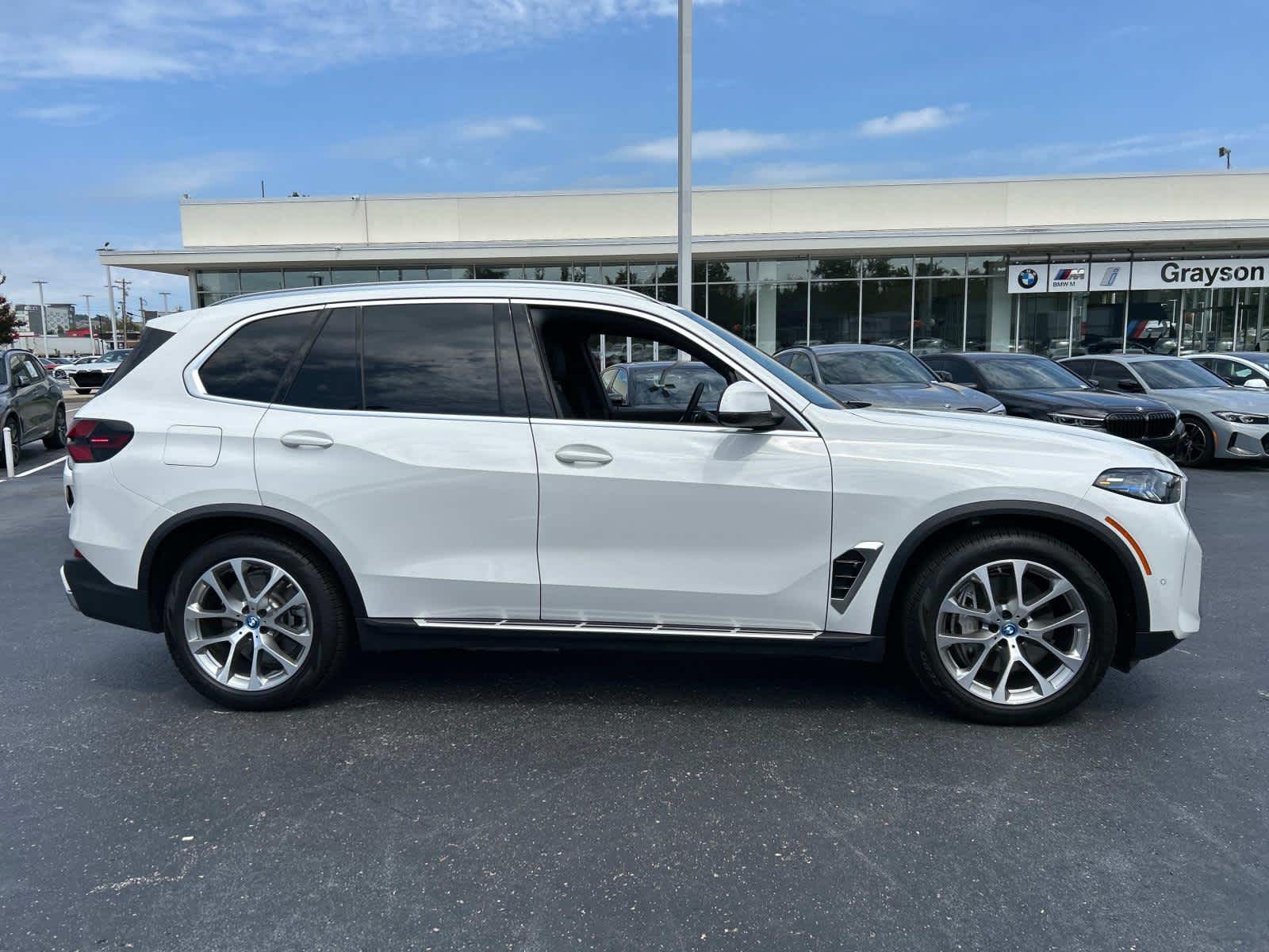 Used 2024 BMW X5 50e with VIN 5UX43EU04R9U56896 for sale in Knoxville, TN